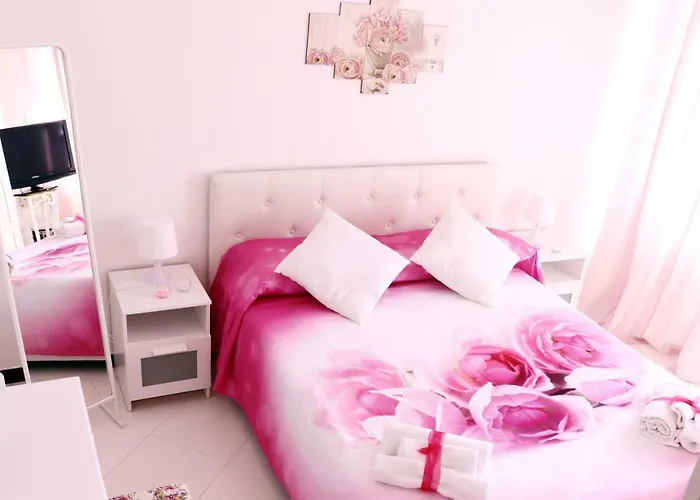Anchor And Rose Apartment