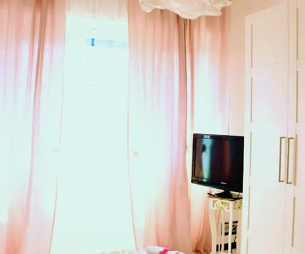 Anchor And Rose Apartment *