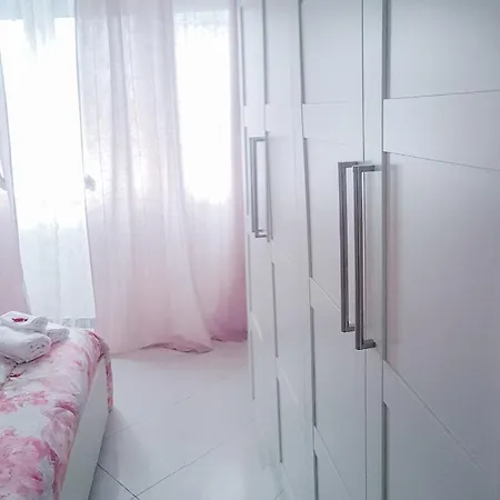 Anchor And Rose Apartment