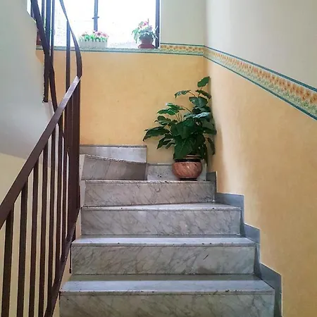 Anchor And Rose Apartment