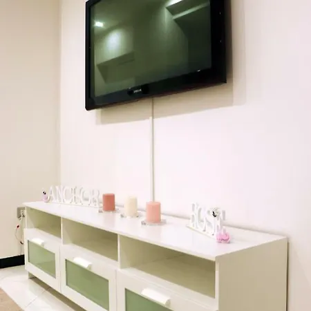 Anchor And Rose Apartment