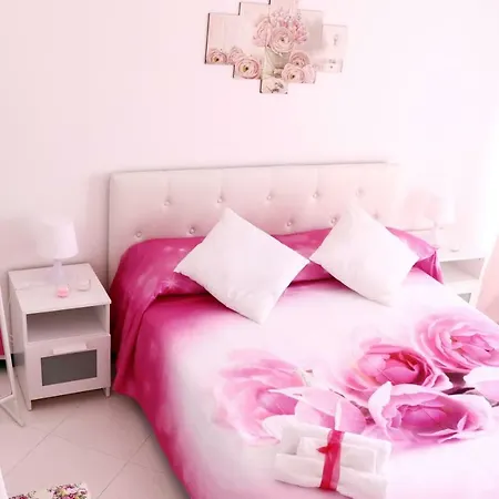 Anchor And Rose Apartment