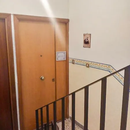 Apartment Anchor And Rose *